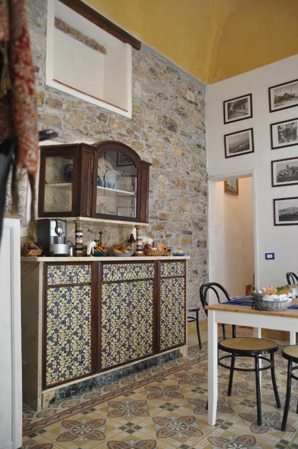 Case Bruno Residenze Tipiche Erice Exterior photo